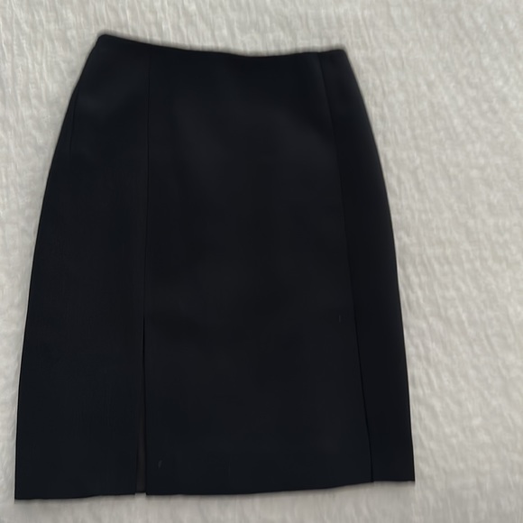 Noviello- Bloom vintage gorgeous dark navy fully lined suit; 2 slits in front - Picture 7 of 12